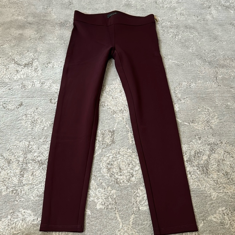 Ann Taylor Side-Zippered Leggings (Size 0)